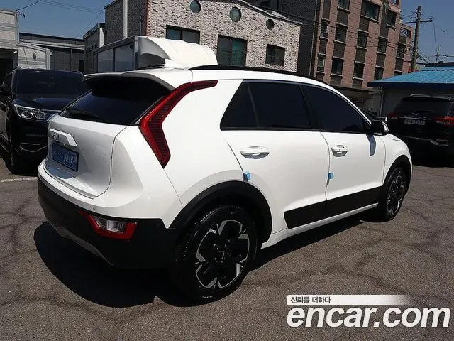 KIA NIRO 2024 — 20 870 км, белый, Корея — под ключ — фото 4