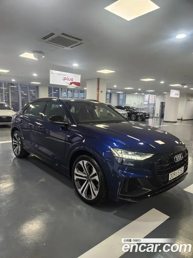 AUDI Q8 2023