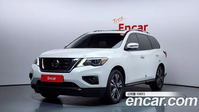 NISSAN PATHFINDER 2017