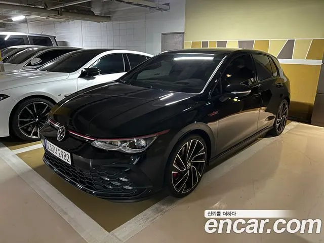 VOLKSWAGEN GOLF 2024