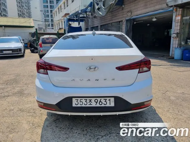 HYUNDAI AVANTE 2019 — 124 000 км, белый, Корея — под ключ — фото 4