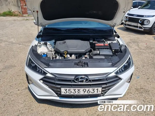 HYUNDAI AVANTE 2019 — 124 000 км, белый, Корея — под ключ — фото 6