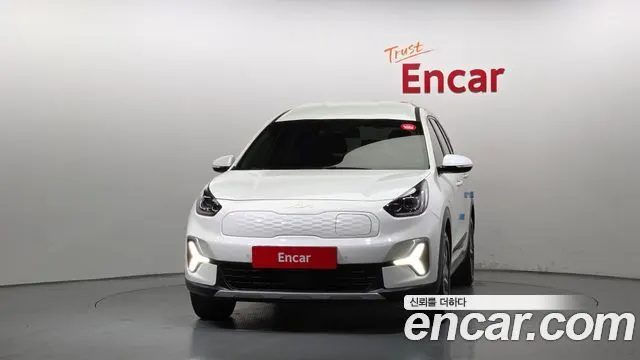 KIA NIRO PLUS 2024 — 28 300 км, белый, Корея — под ключ — фото 3