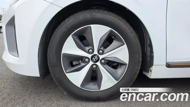 HYUNDAI IONIQ ELECTRIC 2017 — 111 145 км, белый, Корея — под ключ — фото 5