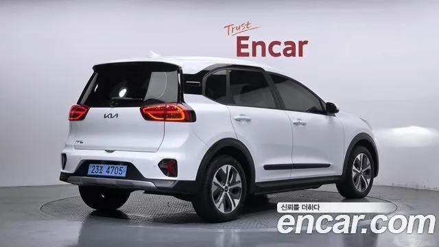 KIA NIRO PLUS 2024 — 29 290 км, белый, Корея — под ключ — фото 2