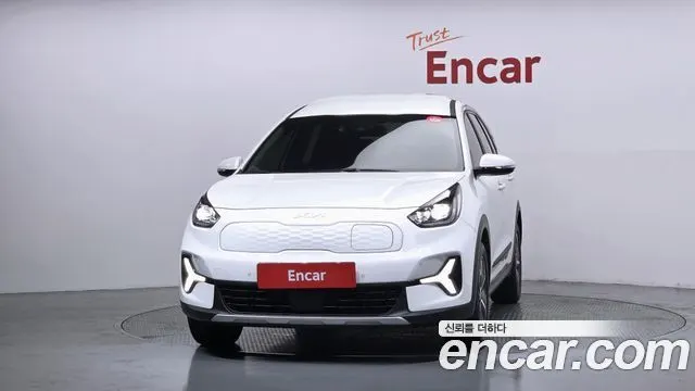 KIA NIRO PLUS 2024 — 29 290 км, белый, Корея — под ключ — фото 3