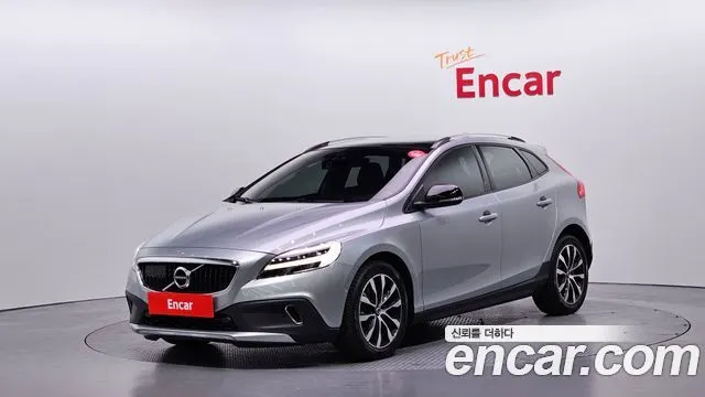 VOLVO V40 CROSS COUNTRY 2019