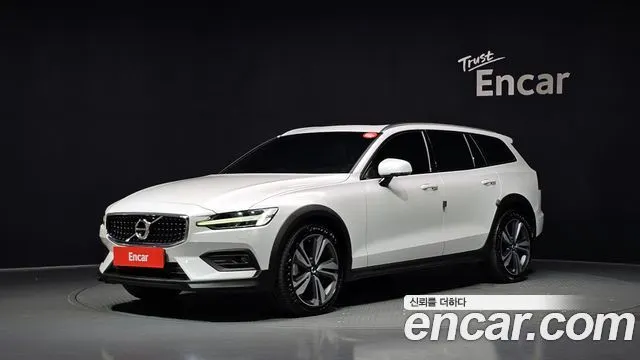 VOLVO V60 CROSS COUNTRY 2021