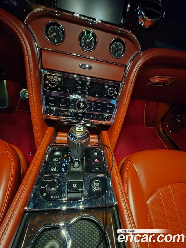 BENTLEY MULSANNE 2019 — 60 000 км, чёрный, Корея — под ключ — фото 7
