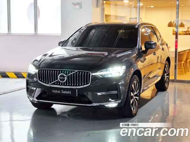 VOLVO XC60 2025