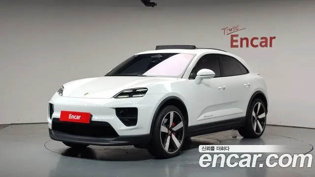 PORSCHE MACAN EV 2025