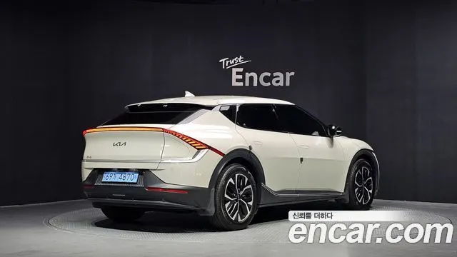 KIA EV6 2022 — 96 337 км, белый-перламутр, Корея — под ключ — фото 2