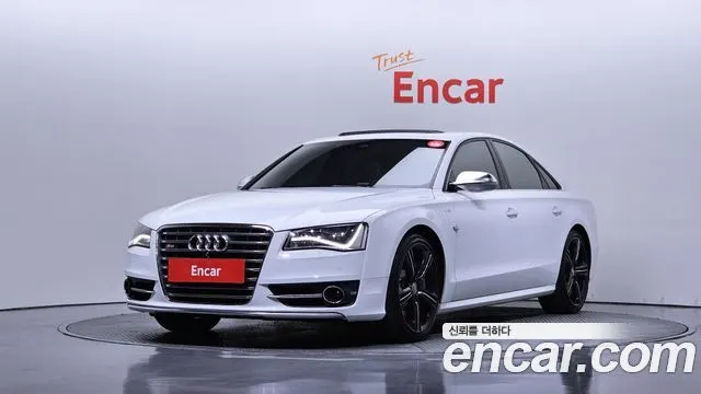 AUDI S8 2014