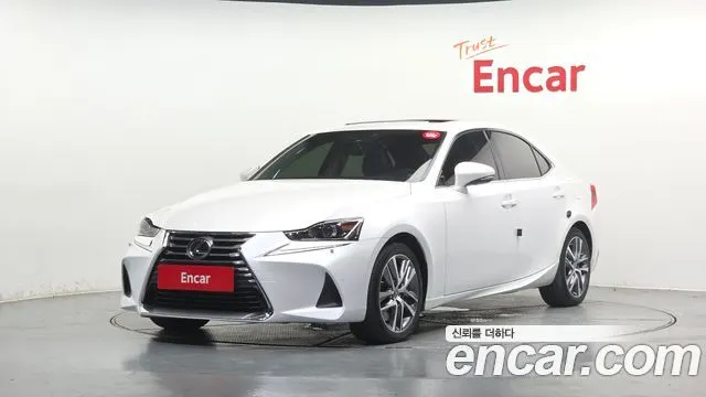 LEXUS IS200T 2017