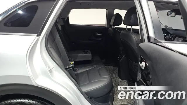 KIA NIRO 2018 — 43 683 км, серебристо-серый, Корея — под ключ — фото 11