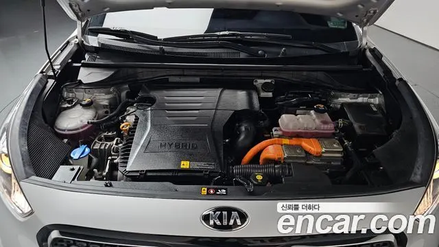 KIA NIRO 2018 — 43 683 км, серебристо-серый, Корея — под ключ — фото 6