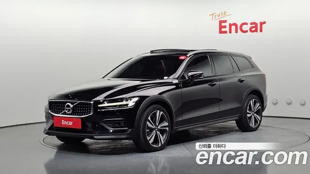 VOLVO V60 CROSS COUNTRY — из Кореи под ключ