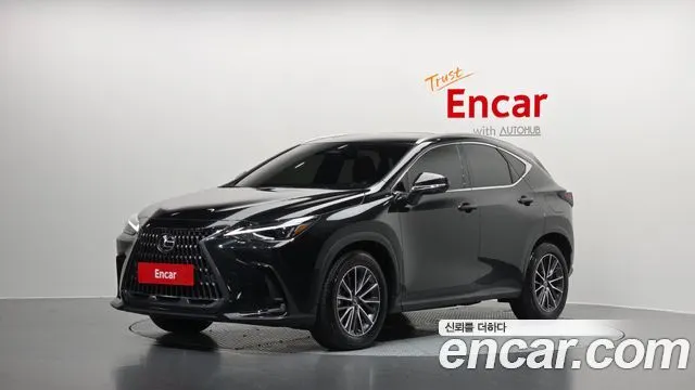 LEXUS NX450H+ 2025