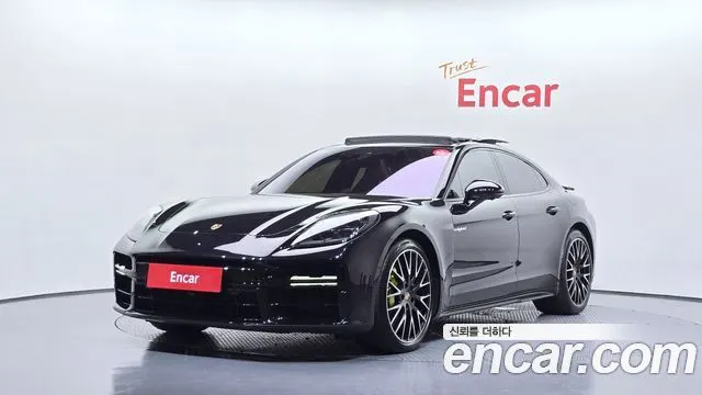 PORSCHE PANAMERA 976 2025