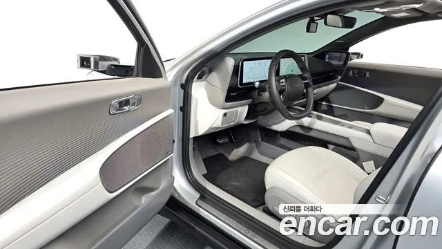 HYUNDAI IONIQ 6 2024 — 67 549 км, серебристо-серый, Корея — под ключ — фото 10