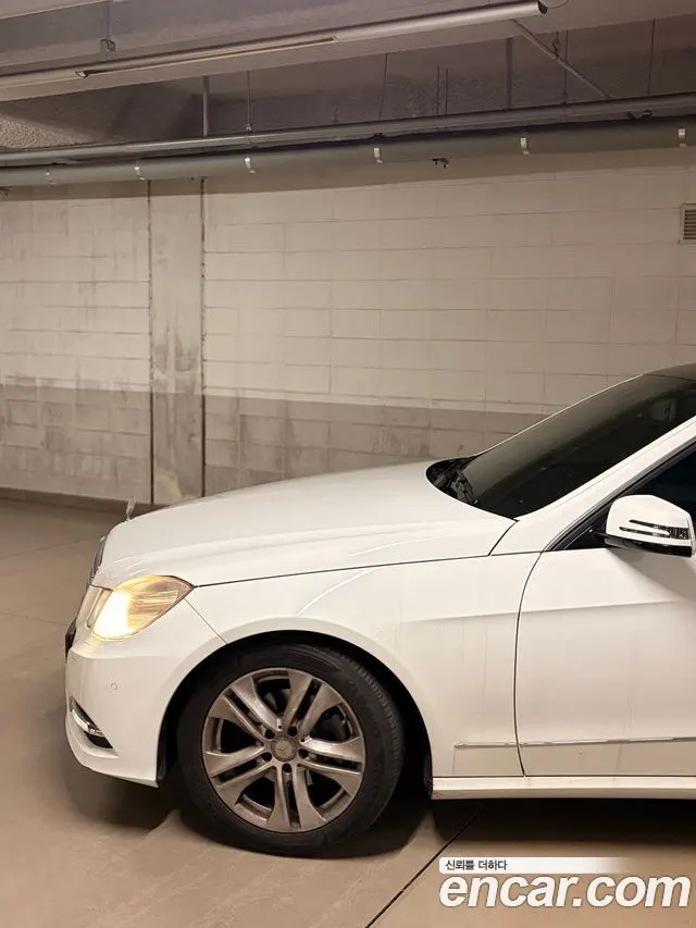 MERCEDES-BENZ E-CLASS W212 2013 — 228 000 км, белый, Корея — под ключ — фото 7