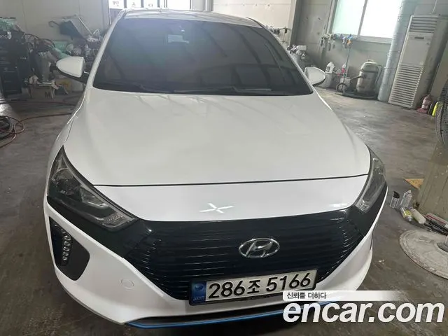 HYUNDAI IONIQ HYBRID 2017 — 116 747 км, белый, Корея — под ключ — фото 1