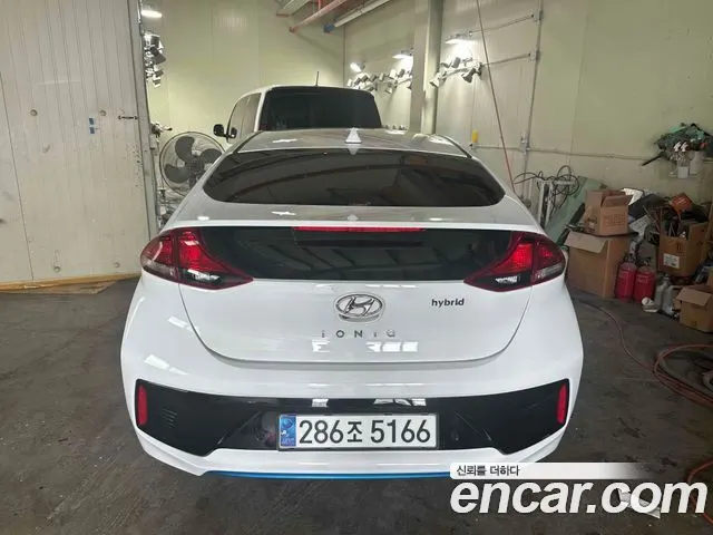 HYUNDAI IONIQ HYBRID 2017 — 116 747 км, белый, Корея — под ключ — фото 3