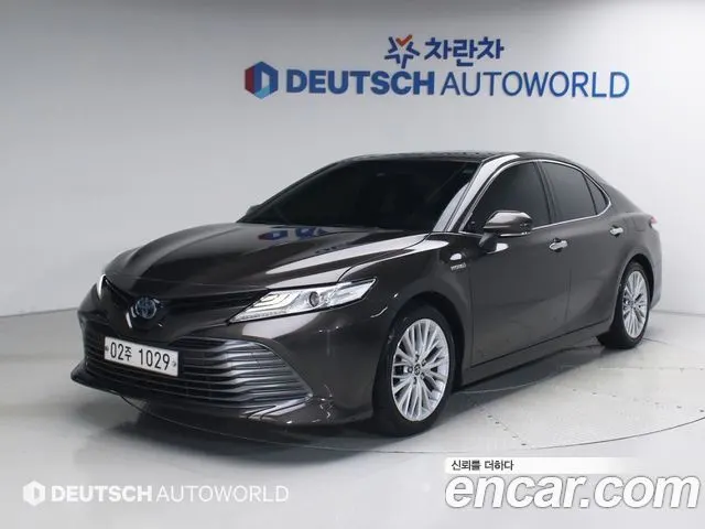 TOYOTA CAMRY XV70 2019
