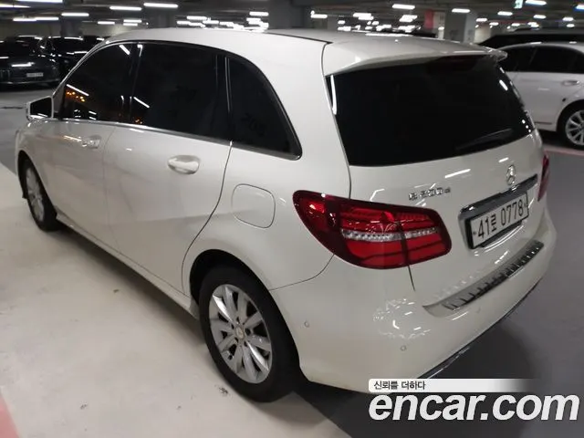 MERCEDES-BENZ B-CLASS W246 2016 — 44 000 км, белый, Корея — под ключ — фото 3