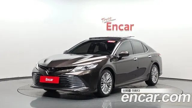 TOYOTA CAMRY XV70 2019