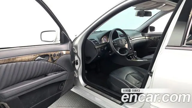 MERCEDES-BENZ E-CLASS W211 2007 — 222 589 км, серебристо-серый, Корея — под ключ — фото 10