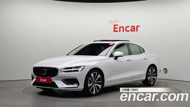 VOLVO S60 2024
