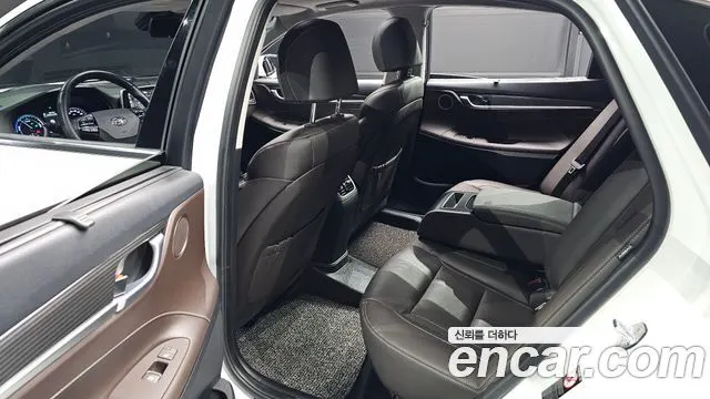 HYUNDAI GRANDEUR IG HYBRID 2019 — 48 284 км, белый, Корея — под ключ — фото 12