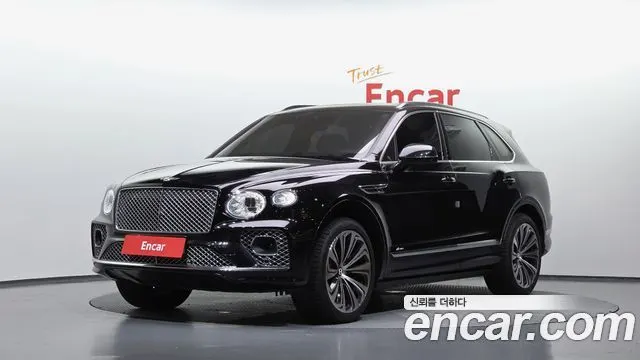 BENTLEY BENTAYGA 2023 — 41 532 км, чёрный, Корея — под ключ — фото 1
