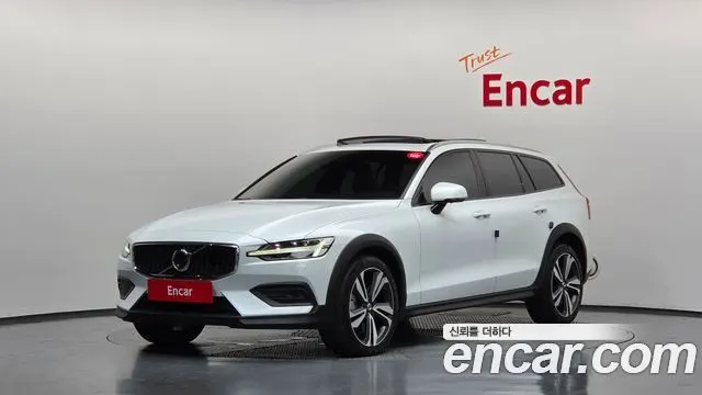 VOLVO V60 CROSS COUNTRY 2021
