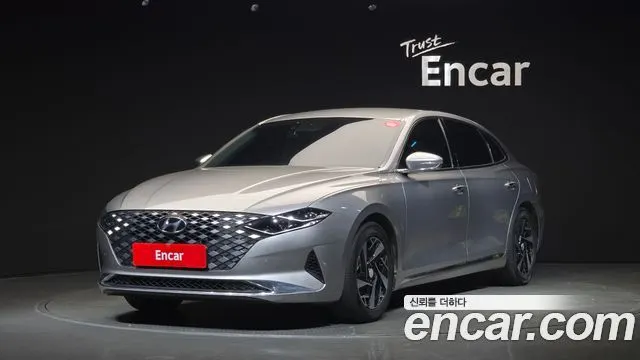 HYUNDAI GRANDEUR HYBRID 2020 — 71 932 км, серебристо-серый, Корея — под ключ — фото 1