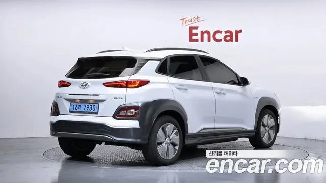 HYUNDAI KONA ELECTRIC 2020 — 138 017 км, белый, Корея — под ключ — фото 2
