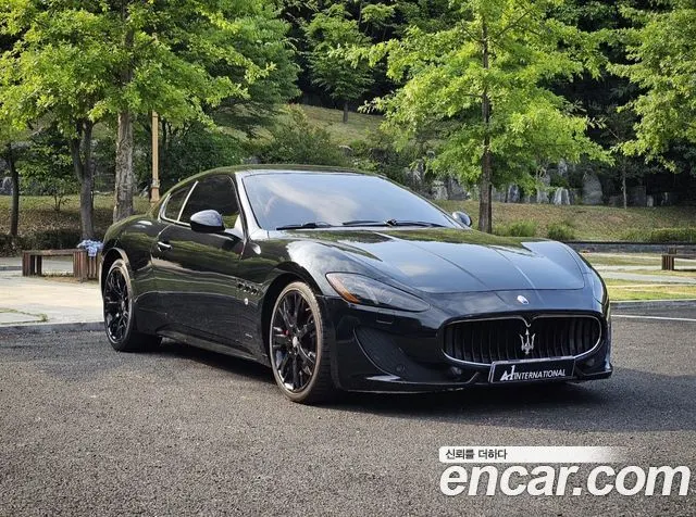 MASERATI GRANTURISMO 2013