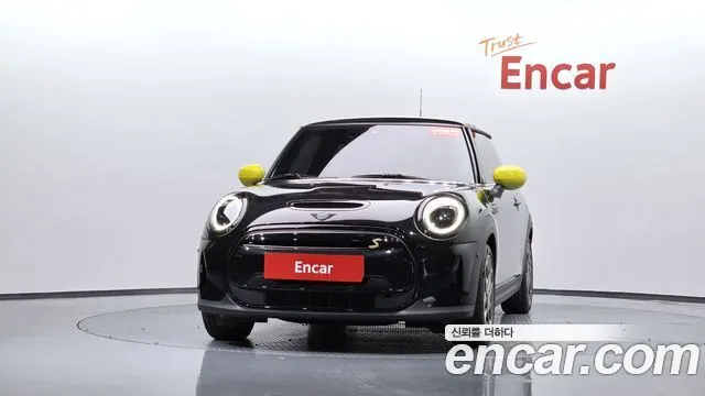MINI COOPER ELECTRIC 2023 — 21 505 км, чёрный, Корея — под ключ — фото 3
