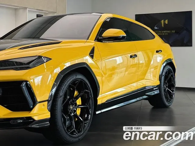 LAMBORGHINI URUS 2024 — 9 800 км, жёлтый, Корея — под ключ — фото 2