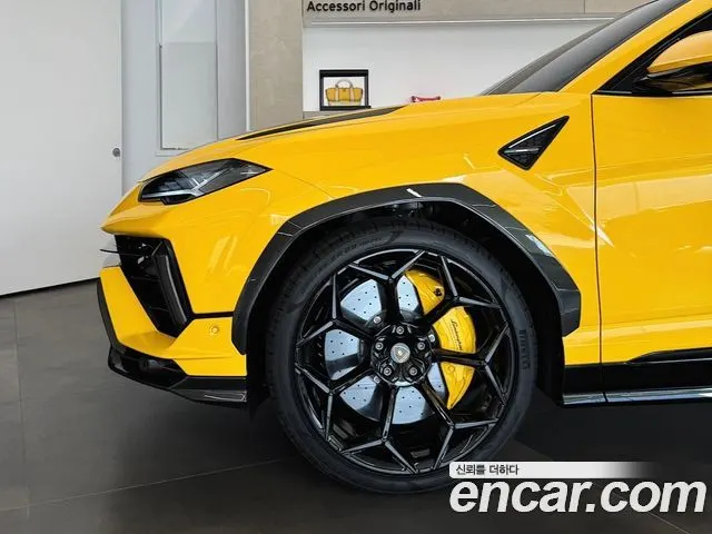 LAMBORGHINI URUS 2024 — 9 800 км, жёлтый, Корея — под ключ — фото 4
