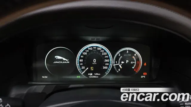 JAGUAR XF 2017 — 124 396 км, белый, Корея — под ключ — фото 8
