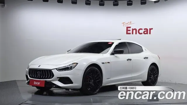 MASERATI GHIBLI 2019 — 80 900 км, белый, Корея — под ключ — фото 1