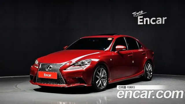 LEXUS IS200T 2016