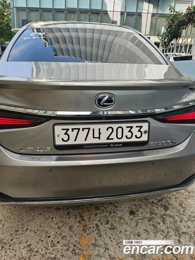 LEXUS ES300H 2022 — 10 800 км, белый-перламутр, Корея — под ключ — фото 4