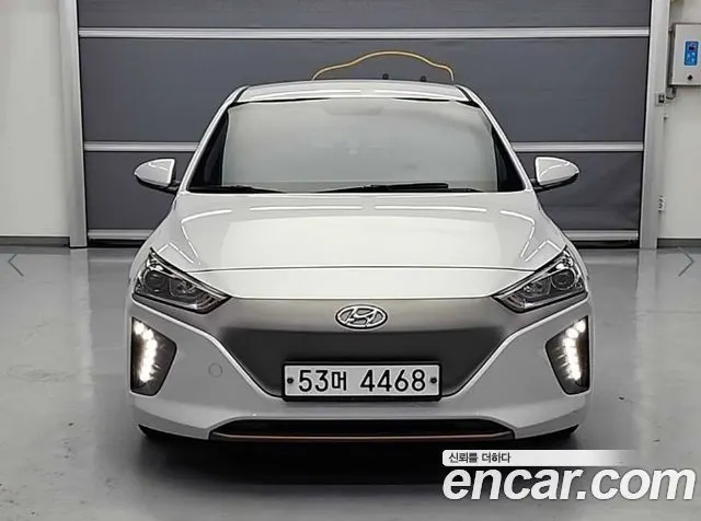 HYUNDAI IONIQ ELECTRIC 2017 — 77 770 км, серебристо-серый, Корея — под ключ — фото 2
