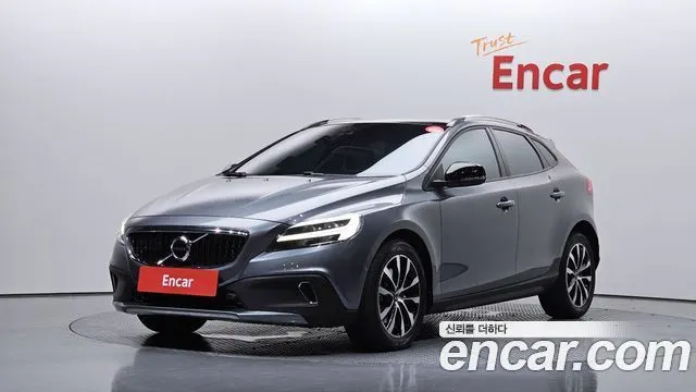 VOLVO V40 CROSS COUNTRY 2019