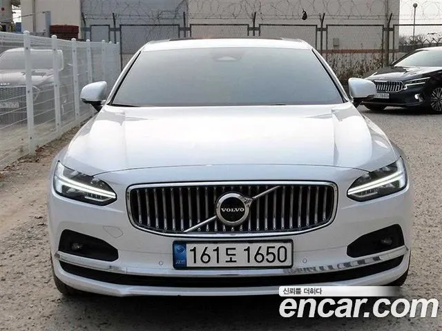 VOLVO S90 2022