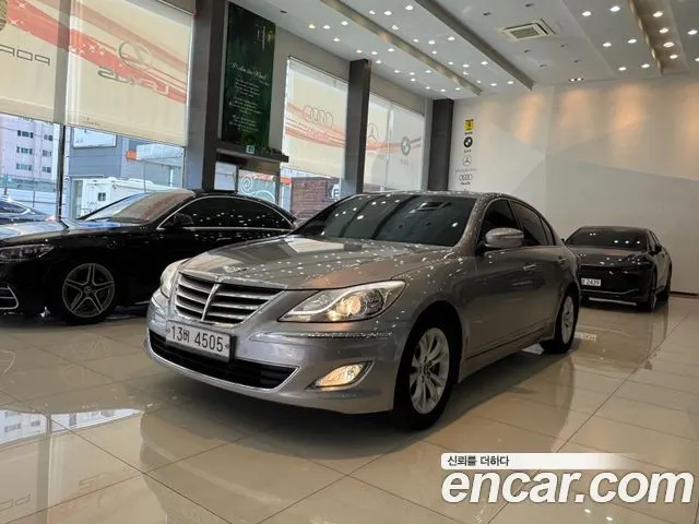 HYUNDAI GENESIS 2013 — 145 030 км, серебристо-серый, Корея — под ключ — фото 1