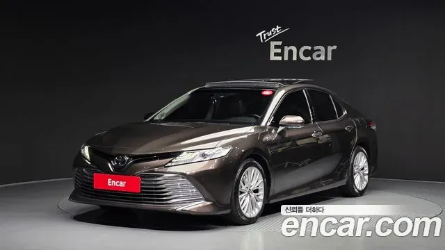 TOYOTA CAMRY XV70 2019